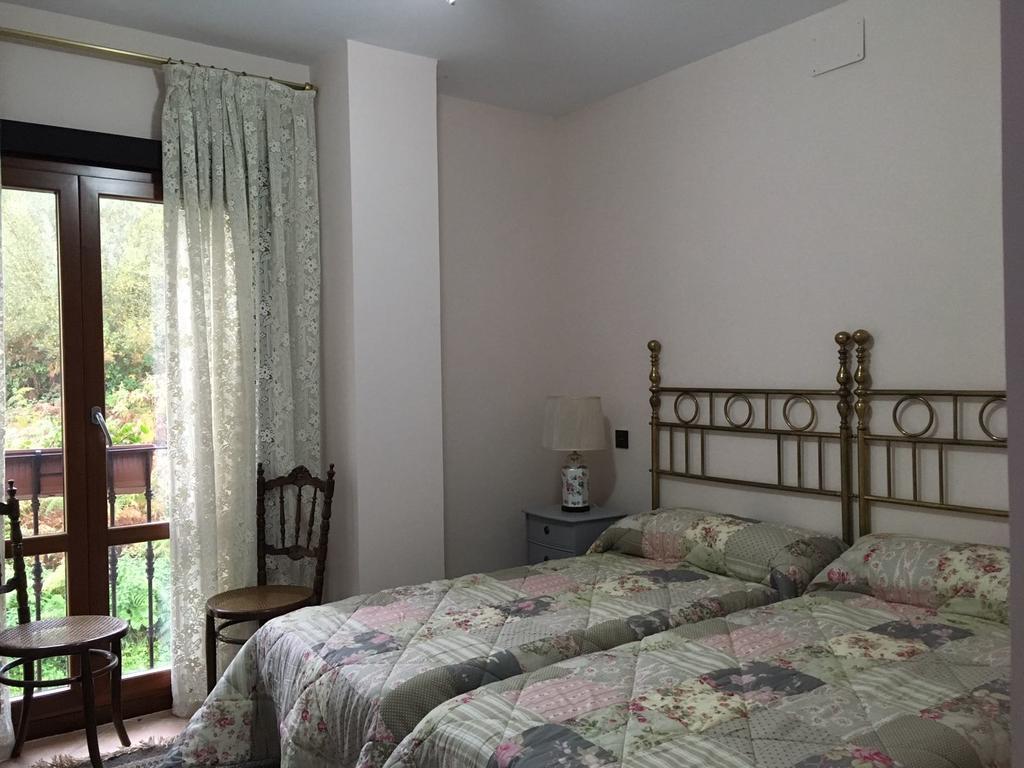 La Casa En El Camino Vendégház Pendueles Kültér fotó